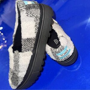 Toms Loafers Womens 10 Alpargata Lug sole Faux Shearling Black White Plaid Shoes